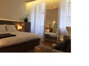  Cirque Deluxe Studio Apartment  Париж